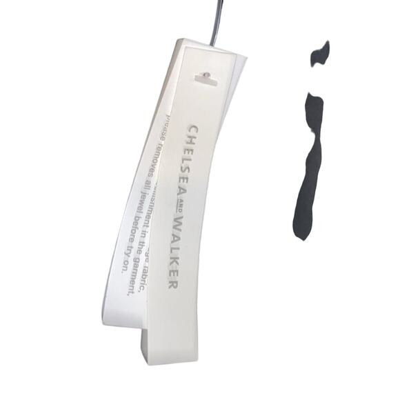 Zero sleeve blouse by Chelsea and Walker - Picture 6 of 8